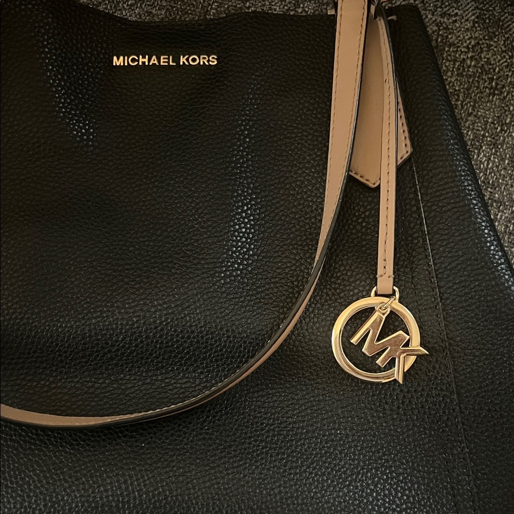 Michael Kors Black and Tan Shoulder Bag - Picture 2 of 12